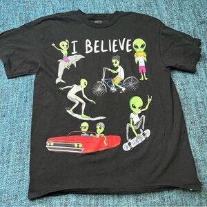 Route 66 I Believe Alien Graphic Short Sleeve T-Shirt in Black Youth Size Large